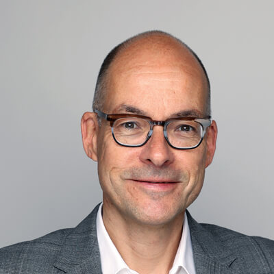 Dr. Alexander Schrader